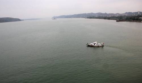 女子跳橋失蹤 網(wǎng)友指責警方處警不當