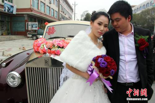 浙江青年千萬級勞斯萊斯迎娶上海新娘 浙江青年千萬級勞斯萊斯迎娶上海新娘