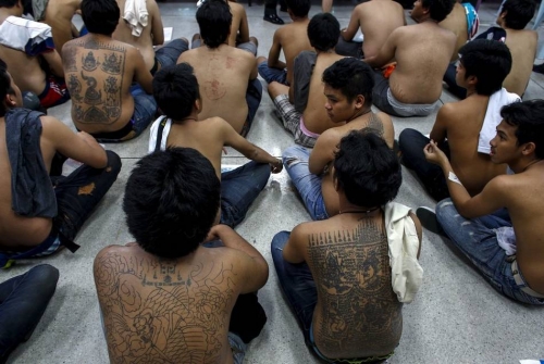 泰國：變性人現(xiàn)身征兵現(xiàn)場(chǎng)一幕