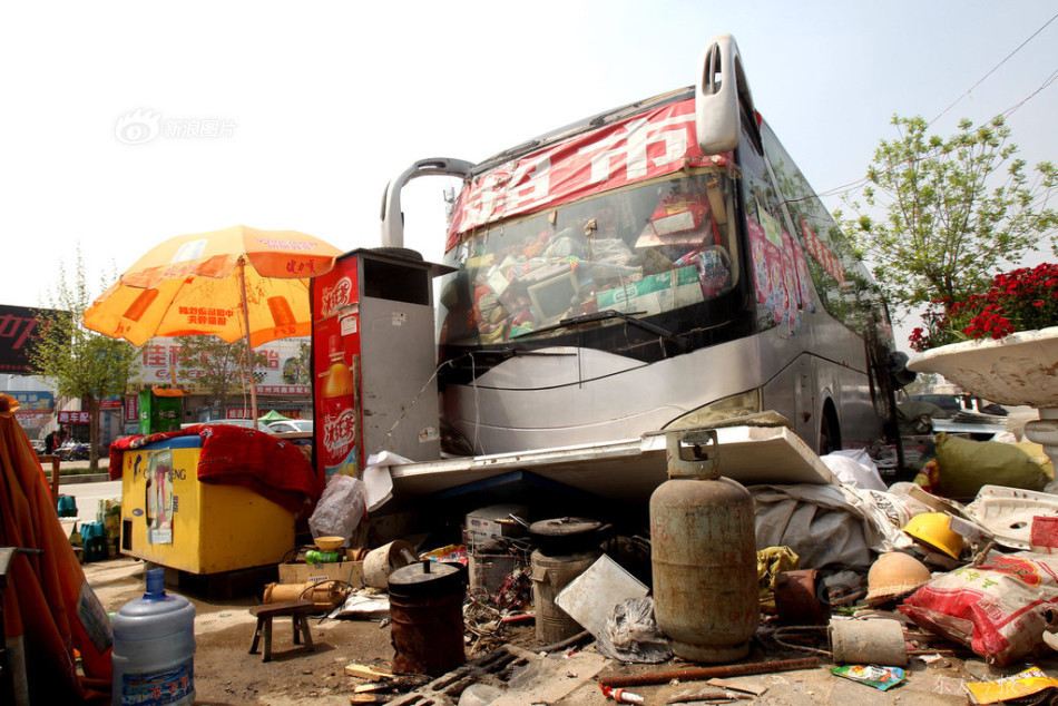 鄭州報(bào)廢大巴變超市 鄭州報(bào)廢大巴變超市