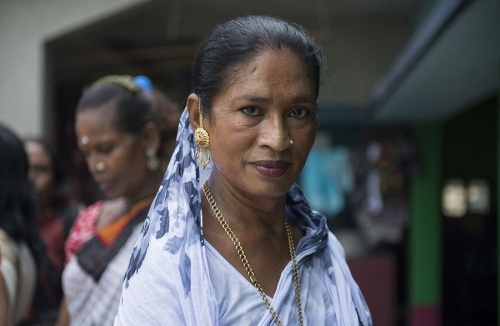 印度變性人社區(qū):處在底層受歧視 印度變性人社區(qū):處在底層受歧視