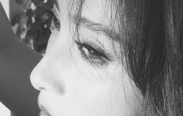 蔣勤勤吊帶美照。