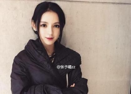 國民老公王思聰?shù)木p聞女友張予曦，93年