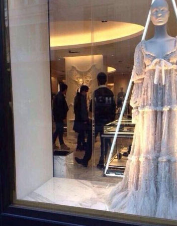 周杰倫被拍逛婚紗店 周杰倫被拍逛婚紗店