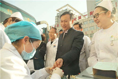 醫(yī)護人員獻血 醫(yī)護人員獻血