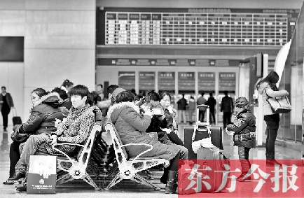 昨日，受天氣影響，多趟途經(jīng)和到達鄭州的高鐵晚點