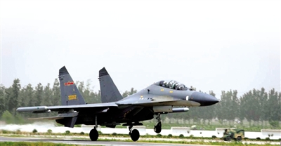 我軍戰(zhàn)機(jī)首次在鄭州-民權(quán)高速公路成功試飛 我軍戰(zhàn)機(jī)首次在鄭州-民權(quán)高速公路成功試飛