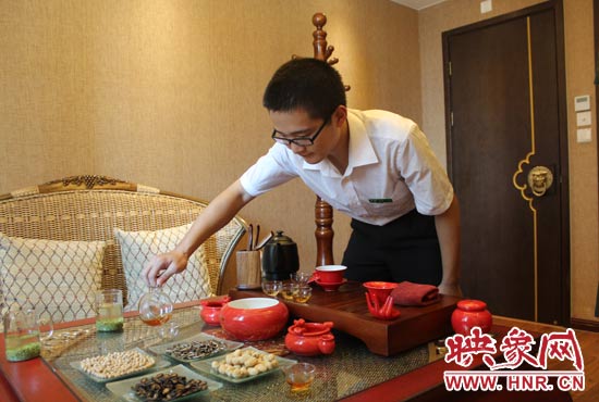 能泡好一杯茶，是李克勤今年夏天最大的收獲。