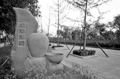 中原西路的生態(tài)廊道內(nèi)處處有景 中原西路的生態(tài)廊道內(nèi)處處有景