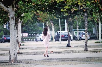 河南今明局地有暴雨 西風(fēng)凋碧樹(shù)別忘穿秋褲 河南今明局地有暴雨 西風(fēng)凋碧樹(shù)別忘穿秋褲