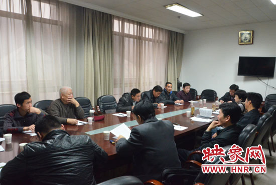 研討會(huì)現(xiàn)場(chǎng)氣氛熱烈 大家暢所欲言 研討會(huì)現(xiàn)場(chǎng)氣氛熱烈 大家暢所欲言