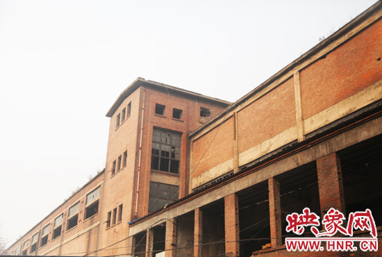 廢舊的廠房，充滿滄桑感