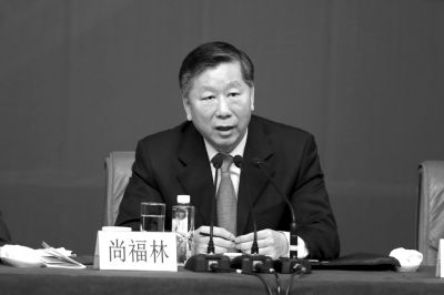 銀監(jiān)會主席尚福林。記者王海欣攝