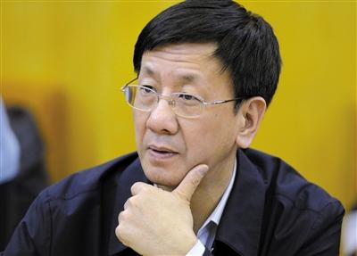 昨日，最高檢檢察長(zhǎng)曹建明在遼寧團(tuán)參加“兩高”報(bào)告分組審議。記者 陳杰 攝