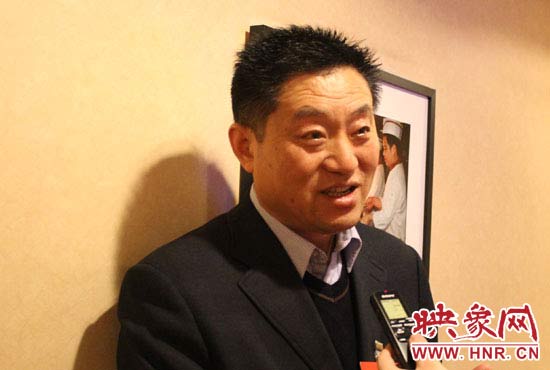 全國(guó)人大代表、輝縣市孟莊鎮(zhèn)南李莊村黨支部書記范海濤