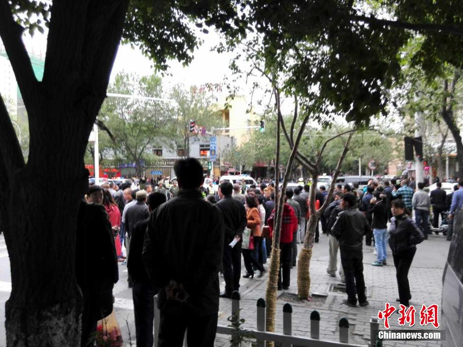 自治區(qū)和烏魯木齊市有關(guān)部門迅速處置，傷員已全部送往醫(yī)院救治。