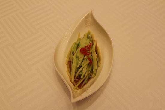 白灼翠芥蘭。 花惠生 供圖