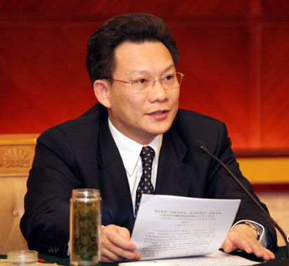 內(nèi)蒙古自治區(qū)黨委常委、自治區(qū)政府副主席潘逸陽