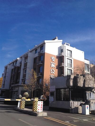 馬超群母親張桂英的一處房產(chǎn)，位于秦皇島開發(fā)區(qū)專家公寓內(nèi)，該房產(chǎn)為馬家巨款、黃金藏匿處。