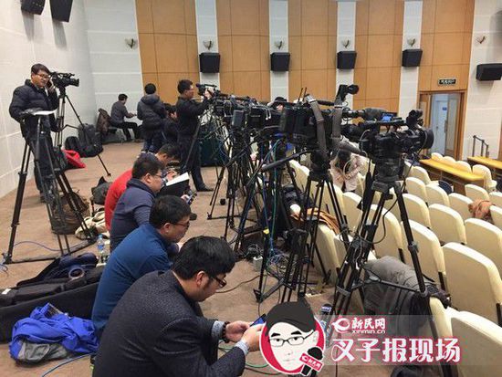 圖說(shuō)：大量媒體聚焦在發(fā)布會(huì)現(xiàn)場(chǎng)。新民晚報(bào)新民網(wǎng)