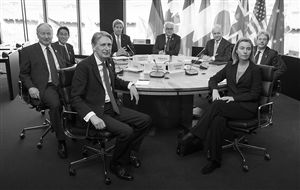 4月15日,日本外相岸田文雄(左二)參加G7外長(zhǎng)會(huì) 新華社發(fā) 4月15日,日本外相岸田文雄(左二)參加G7外長(zhǎng)會(huì) 新華社發(fā)