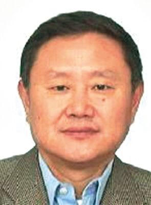 胡奉憲 現(xiàn)年60歲，外逃前任四川韻律實業(yè)發(fā)展公司總經(jīng)理、董事長，2009年11月逃往美國或澳大利亞。