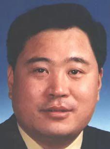 【盤點】“紅色通緝令”嫌犯在國外如何揮霍？