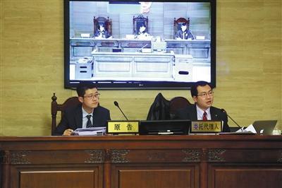 “小黃車(chē)”的商標(biāo)所有人“數(shù)人公司”代理律師稱(chēng)，“ofo小黃車(chē)”侵犯了“小黃車(chē)”的注冊(cè)商標(biāo)。