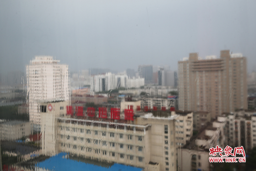 17時39分,鄭州強降雨漸停。