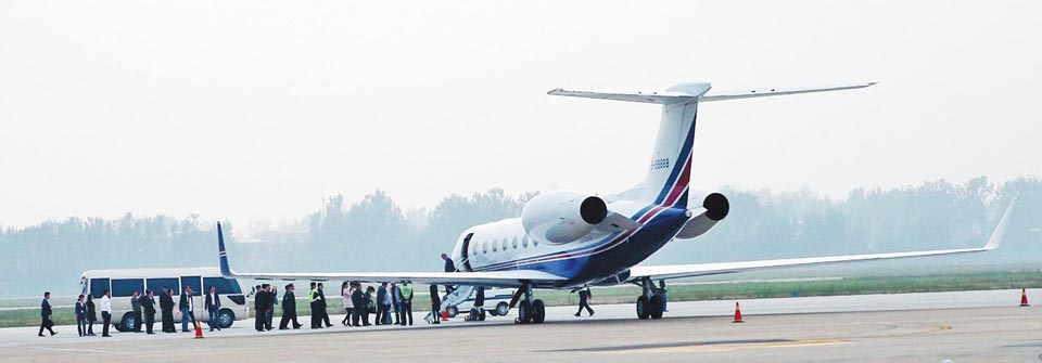 庫(kù)克乘專(zhuān)機(jī)抵達(dá)鄭州機(jī)場(chǎng)