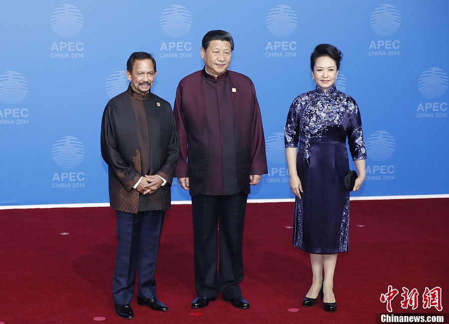 圖為習近平夫婦歡迎文萊蘇丹哈桑納爾。中新社發(fā) 杜洋 攝