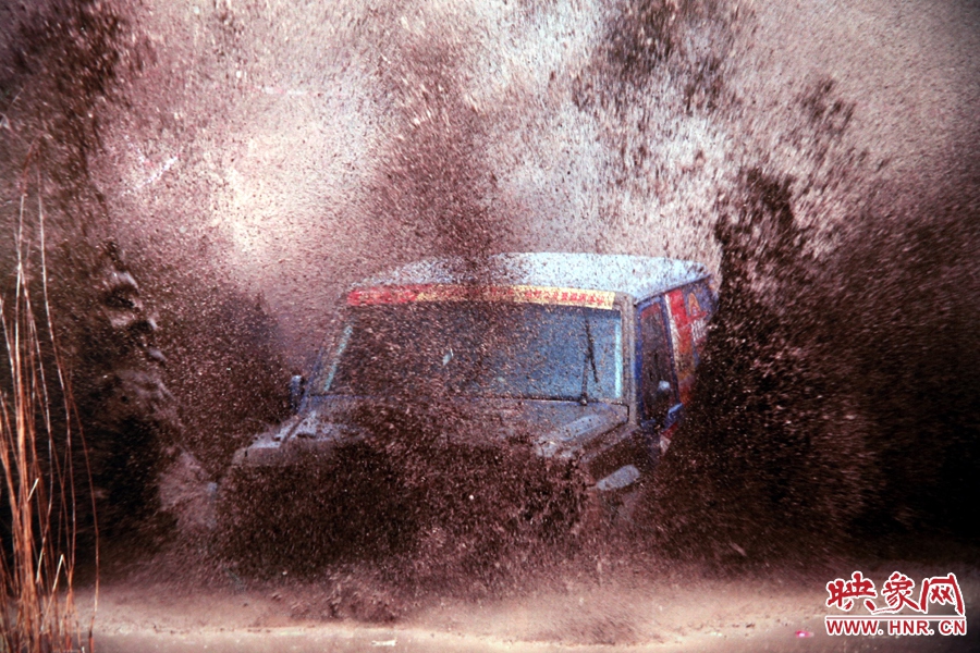 賽車的世界、更是男人的世界。圖為部分參展攝影作品。