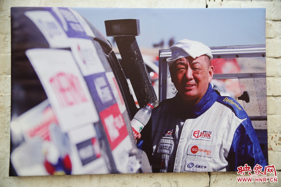 賽車的世界、更是男人的世界。圖為部分參展攝影作品。