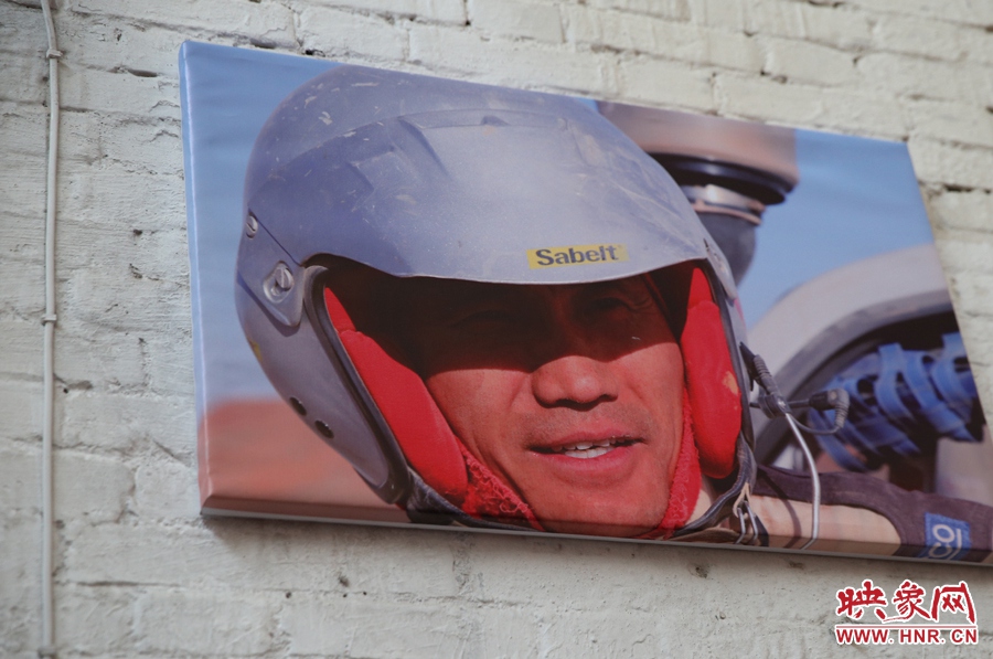 賽車的世界、更是男人的世界。圖為部分參展攝影作品。