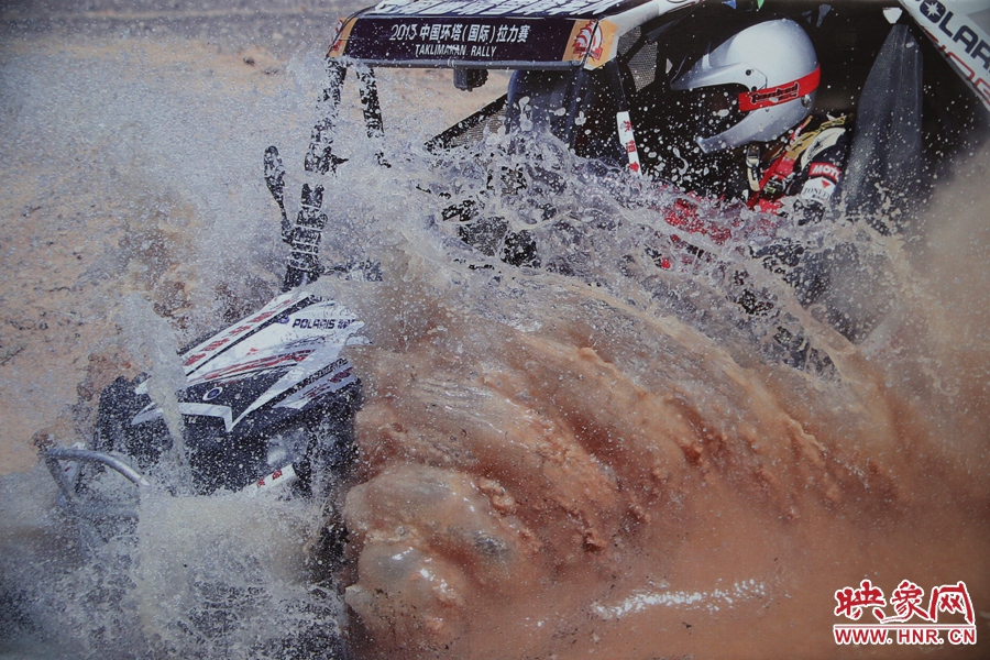 賽車的世界、更是男人的世界。圖為部分參展攝影作品。