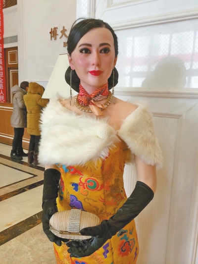 若不是這身似是而非的衣服，你能認出這是范冰冰嗎？