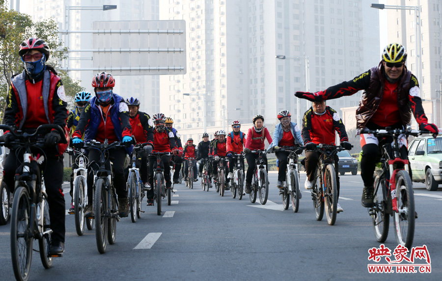 獻(xiàn)愛心、騎行天下，映象網(wǎng)騎行車友樂翻天