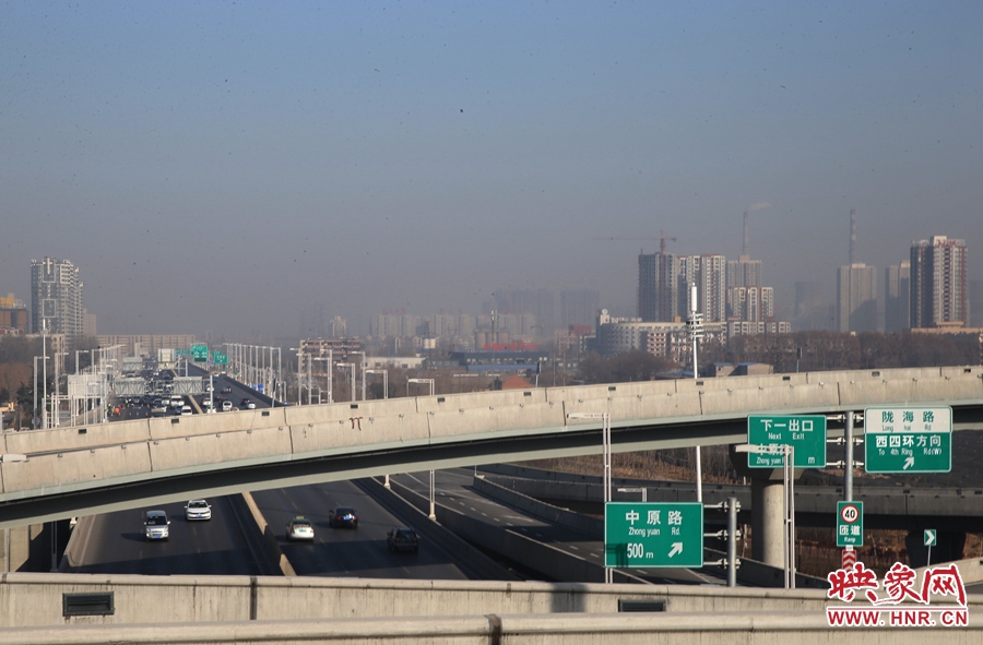 西三環(huán)與隴海高架立交出入口。