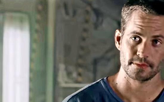 布萊恩打電話(huà)給米婭