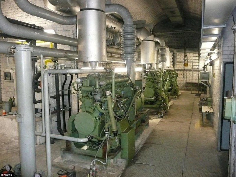 地堡中有無數(shù)個(gè)洞室，每個(gè)都會有自己的安全系統(tǒng)，還有無數(shù)可密封的防爆門。