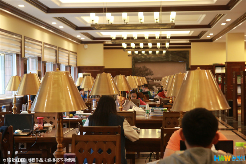 重慶大學(xué)改造翻新的“民國風(fēng)圖書館”走紅網(wǎng)絡(luò)，引得無數(shù)網(wǎng)友點(diǎn)贊