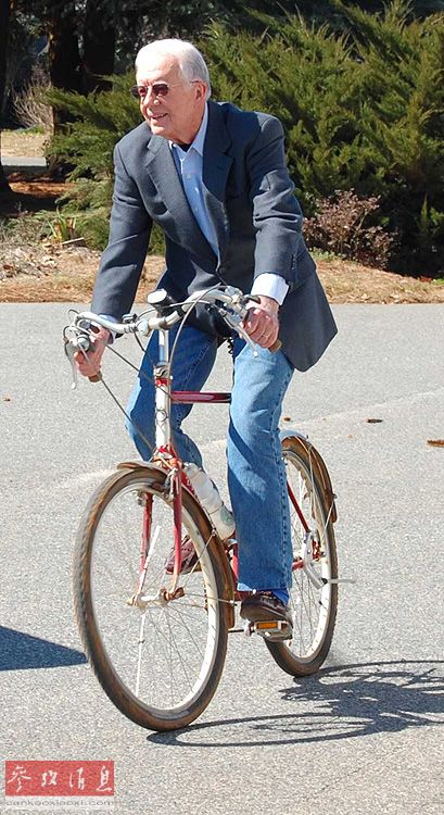 各國領導人退休后都干啥？小布什刷盤布朗教書