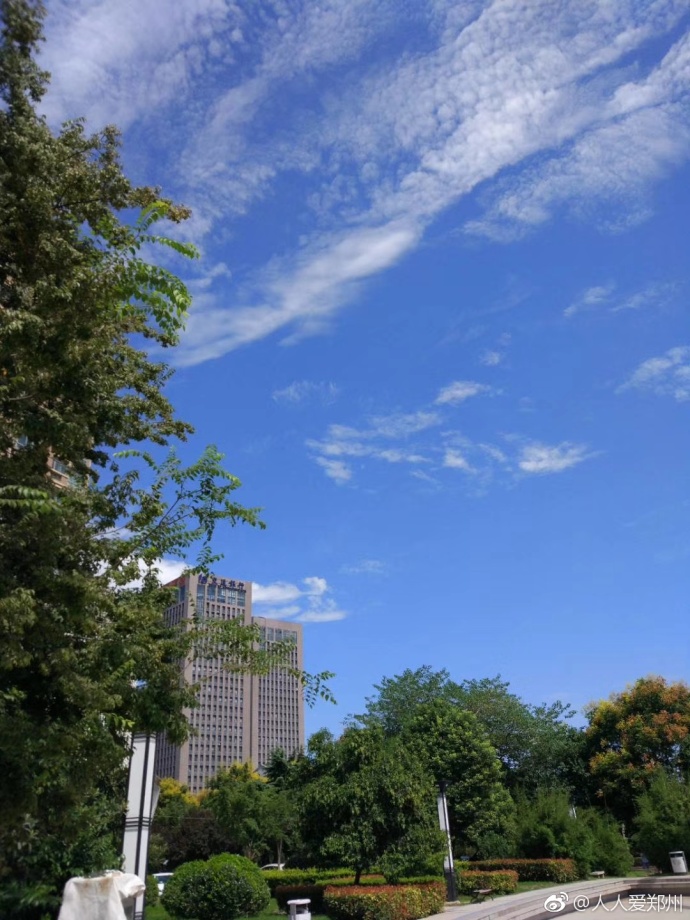 又被鄭州的藍(lán)天刷屏！隨便一拍就是手機(jī)壁紙