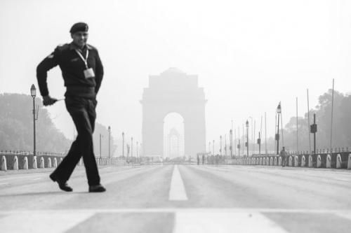 《紐約時報》網(wǎng)站27日配發(fā)的新德里1月某一天的霧霾照片。