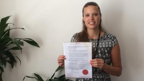 勞拉·E·S·馬修斯的護(hù)照簽名欄用的是L.Skywalker（L.天行者）。