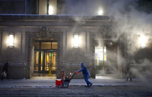 特大暴風(fēng)雪襲擊美國東北部，多州進入緊急狀態(tài)。