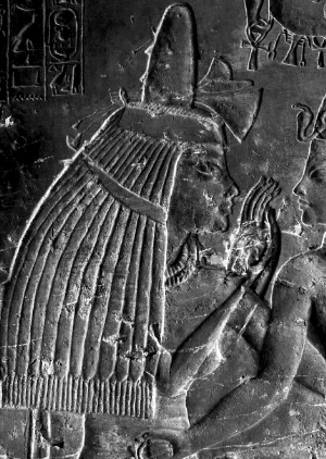 墓中壁畫顯示，馬婭把年幼的圖坦卡蒙抱在膝上。