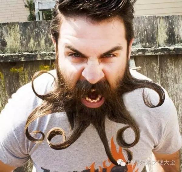 美國大叔有一把神奇的胡子:可以變成各種造型