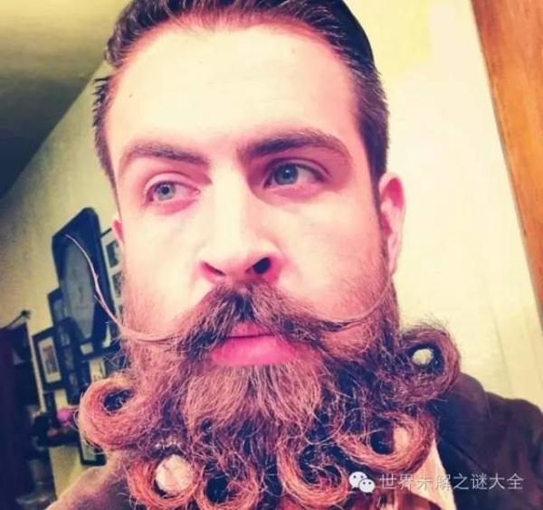 美國大叔有一把神奇的胡子:可以變成各種造型