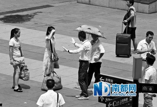 深圳騙子團(tuán)伙汽車(chē)站假扮工作人員 大一新生中招